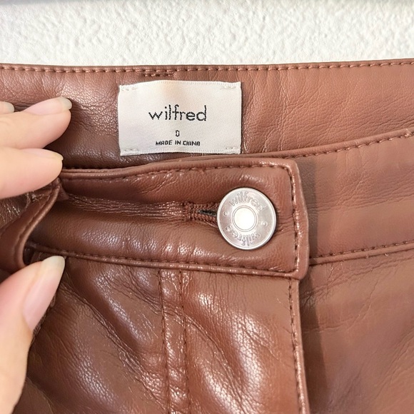 Wilfred Aritzia The Melina High Rise Vegan Leather Straight Leg Pants - Picture 5 of 8